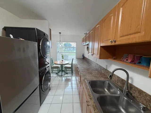 Unit 104 photo 12