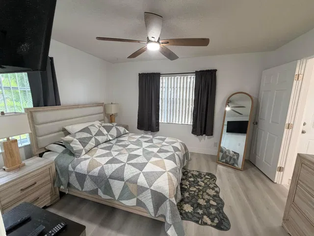Unit 104 photo 21