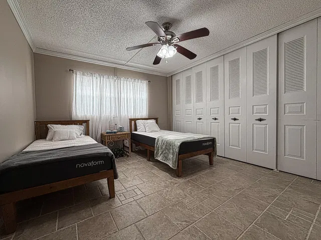 Unit 802 photo 22