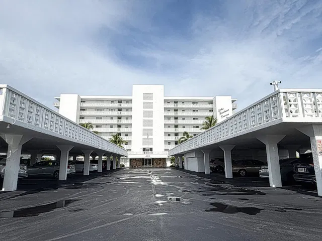 Unit 802 photo 37