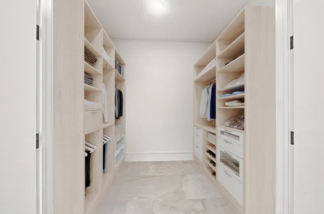 Nautilus 220 Unit 1407 photo 15