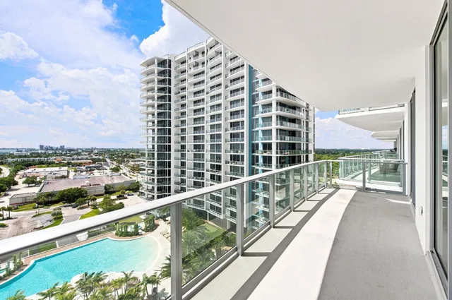 Nautilus 220 Unit 1407 photo 31