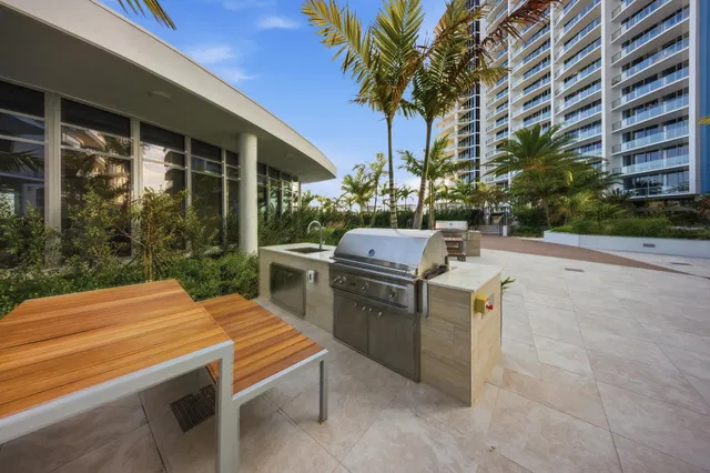 Nautilus 220 Unit 1407 photo 36