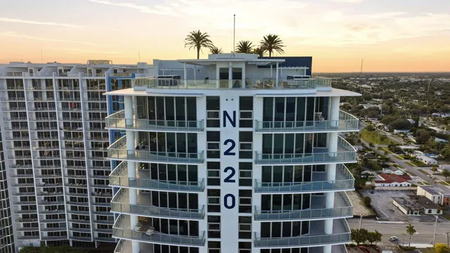 Nautilus 220 Unit 1407 photo 42