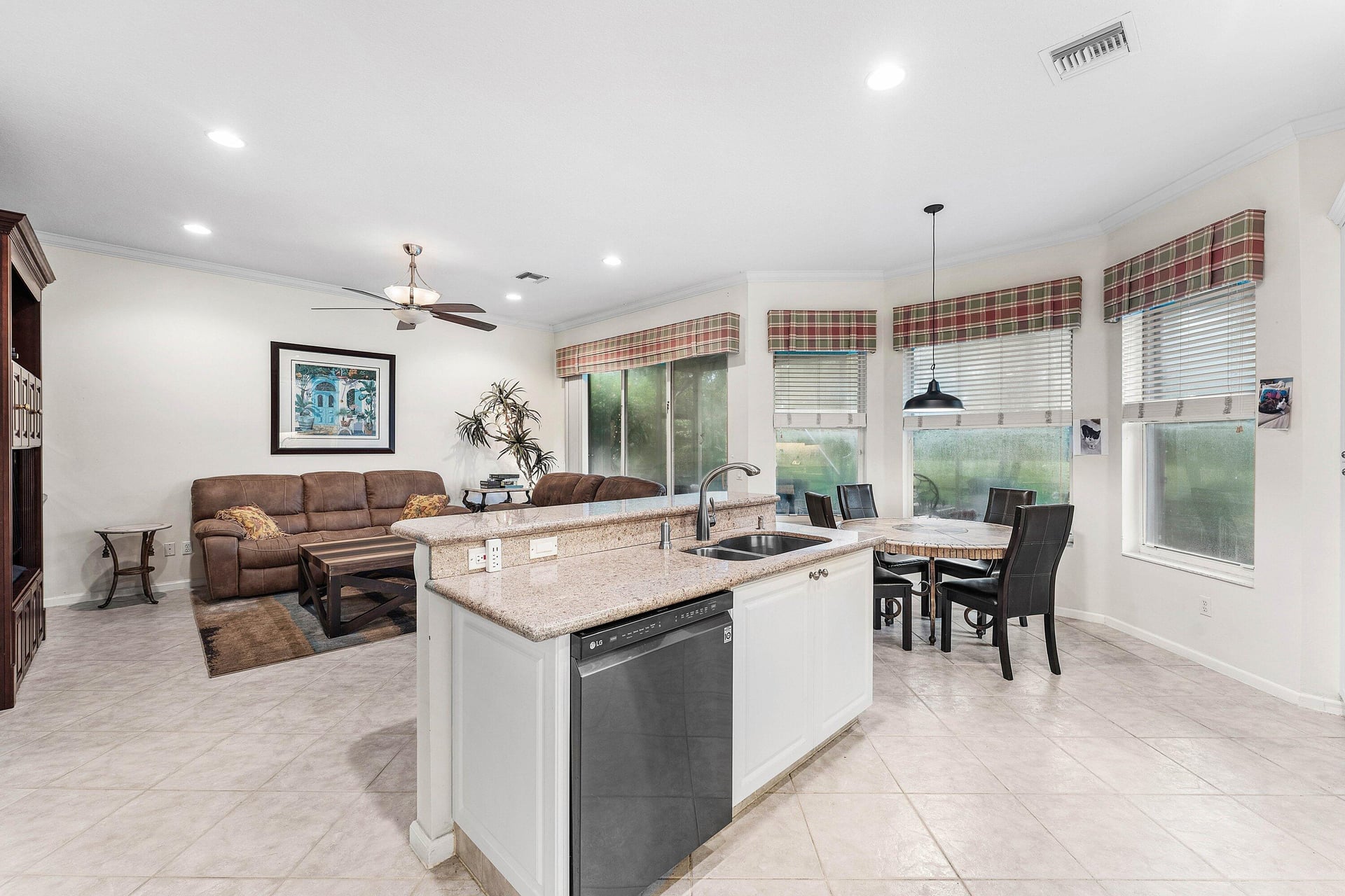  Residence photo 9