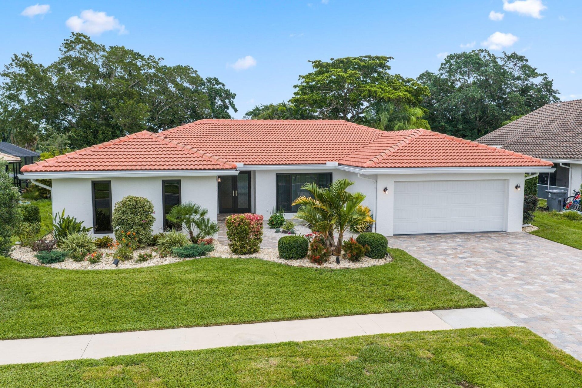 Residence photo 2