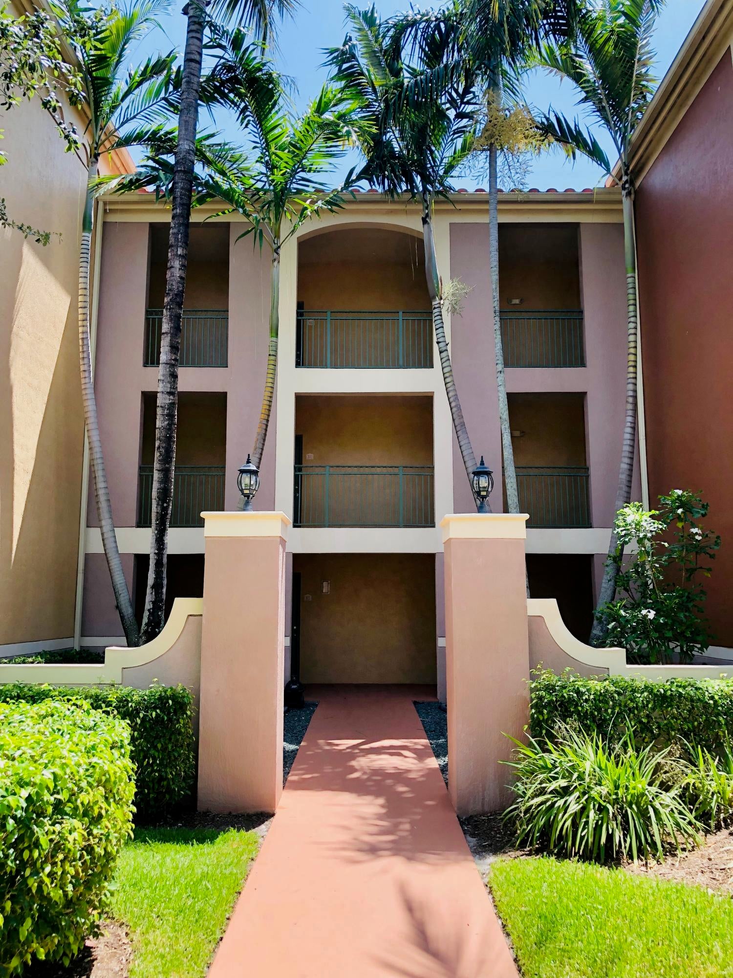  Residence photo 5