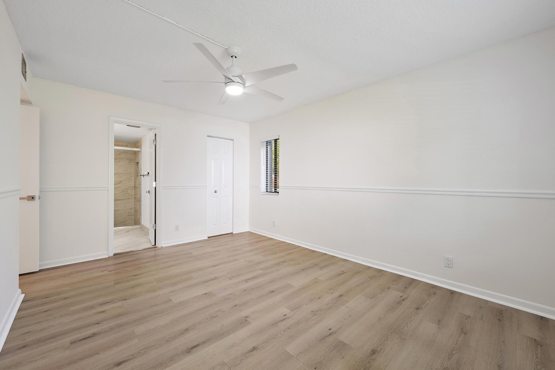  Unit 21A photo 6