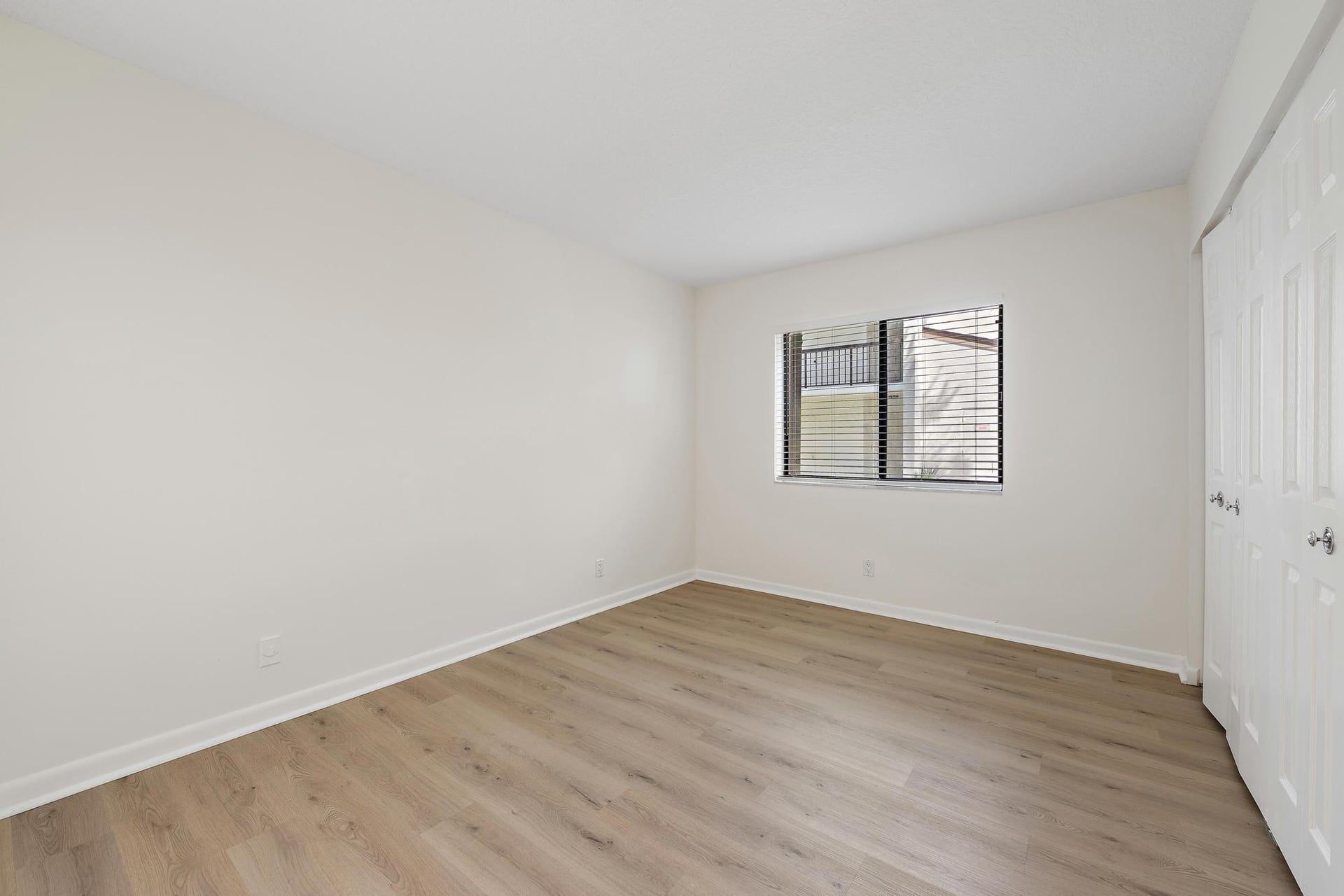  Unit 21A photo 8