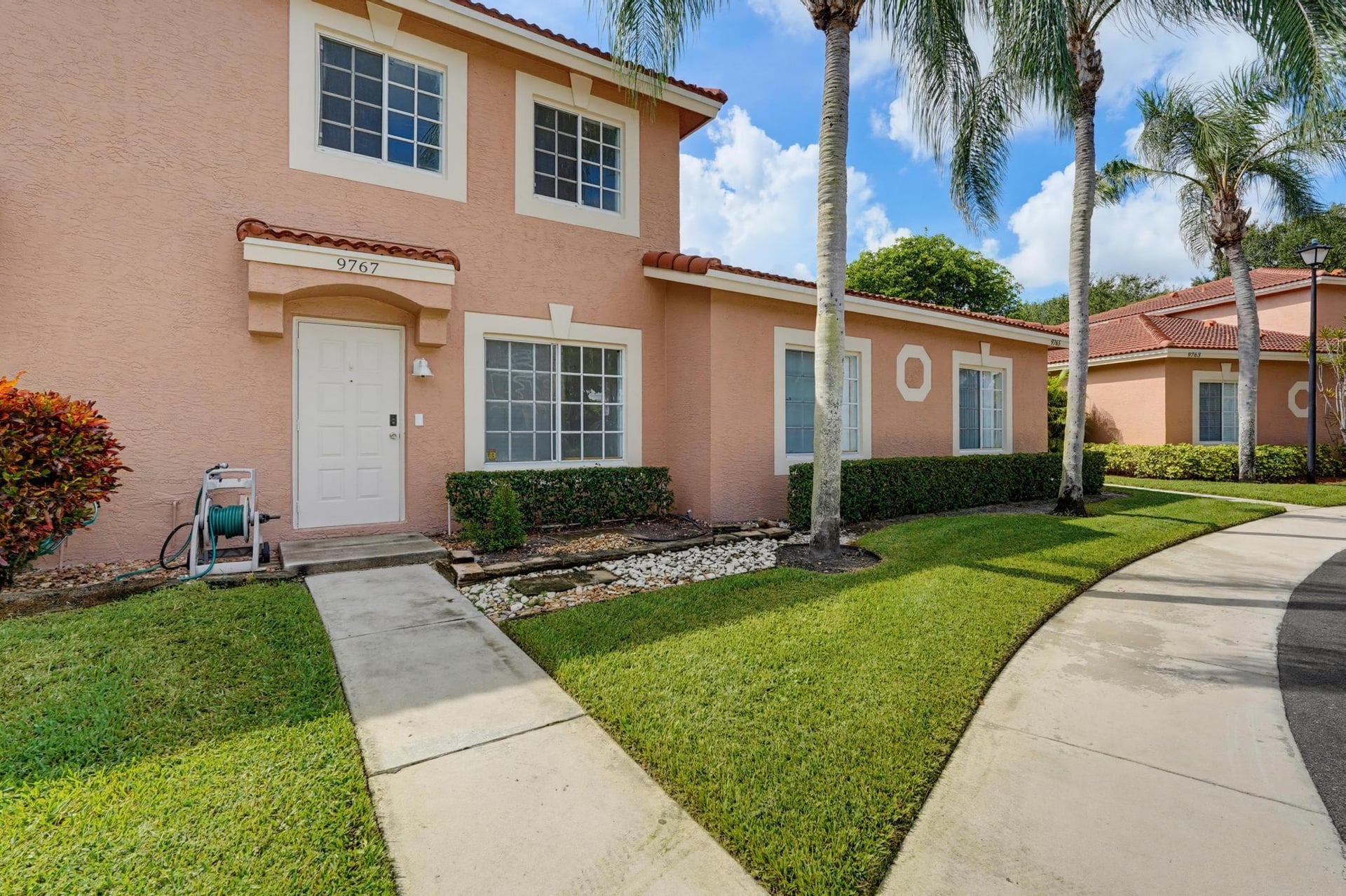 Residence photo 2