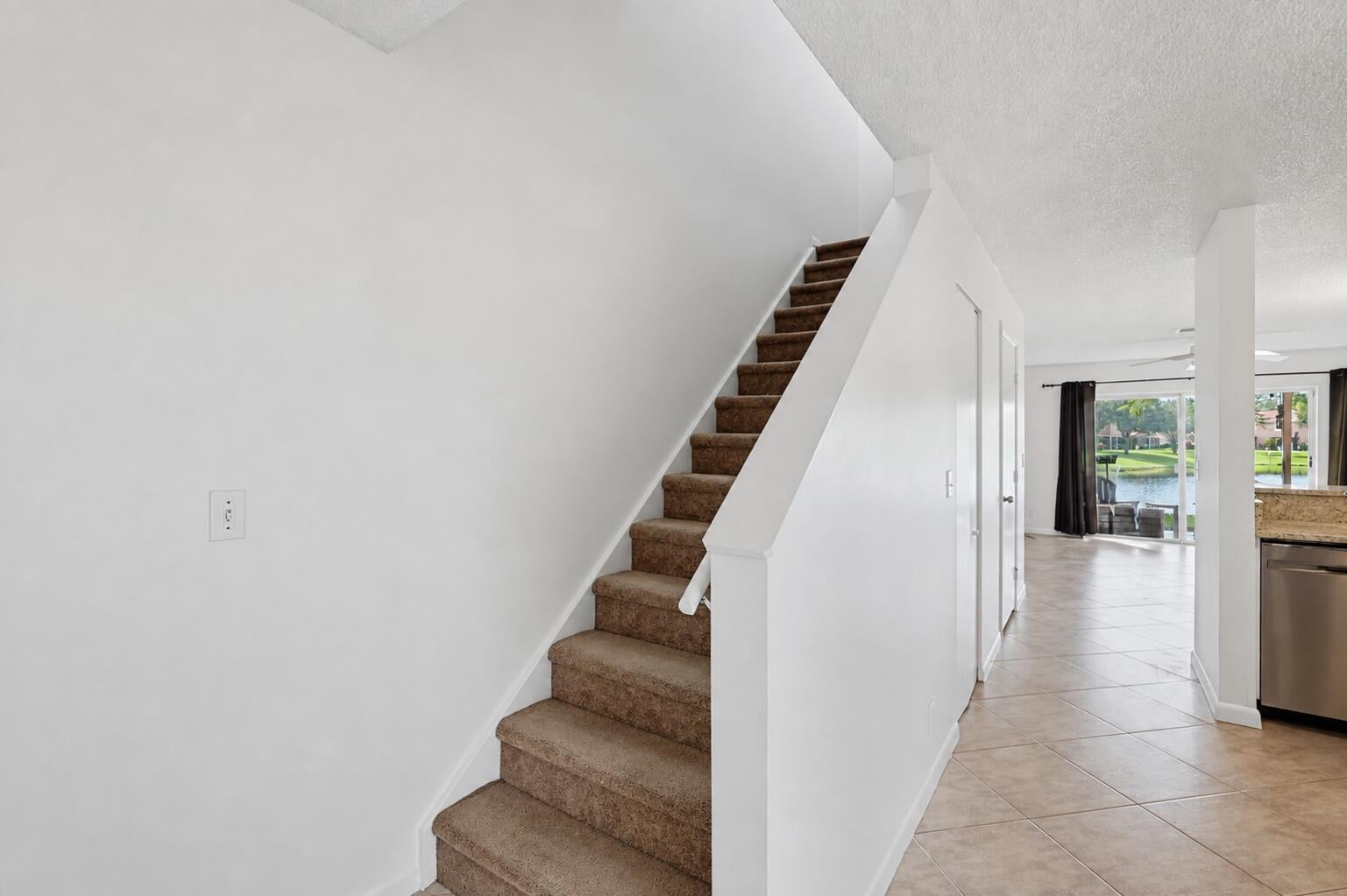Residence photo 3