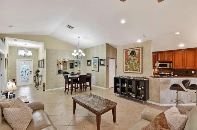 Residence photo 6