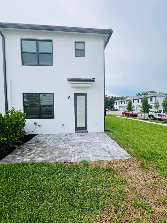  Residence photo 4