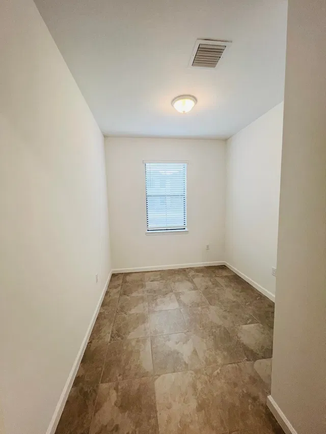  Residence photo 5