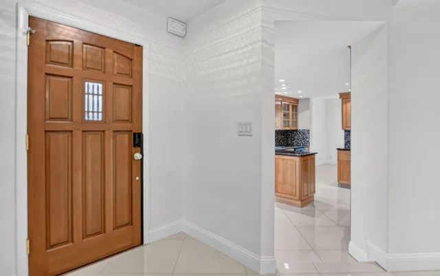  Residence photo 9