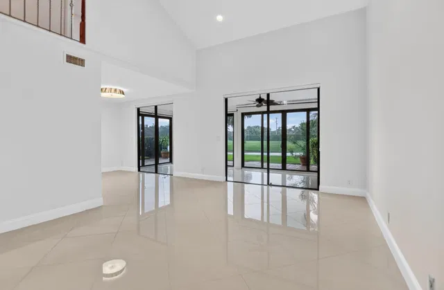  Residence photo 17