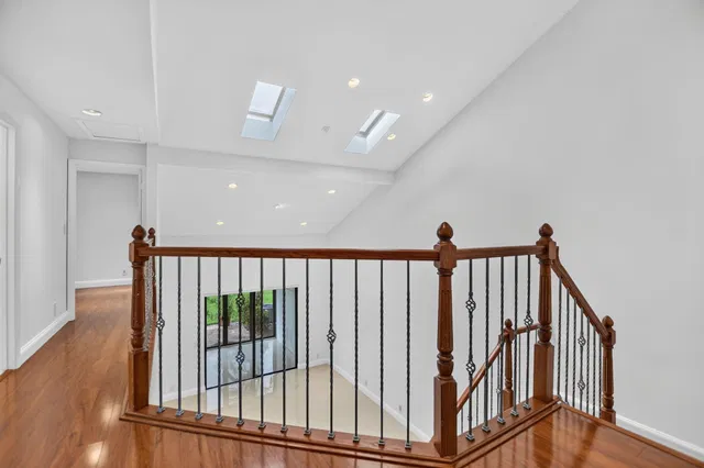  Residence photo 30