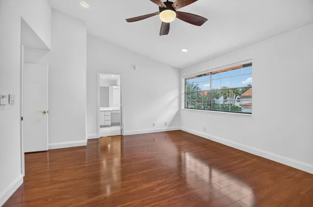  Residence photo 34