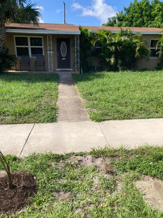 Residence photo 2