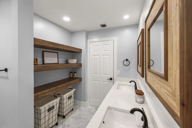  Residence photo 24