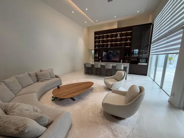Woodfield Country Club Residence photo 15