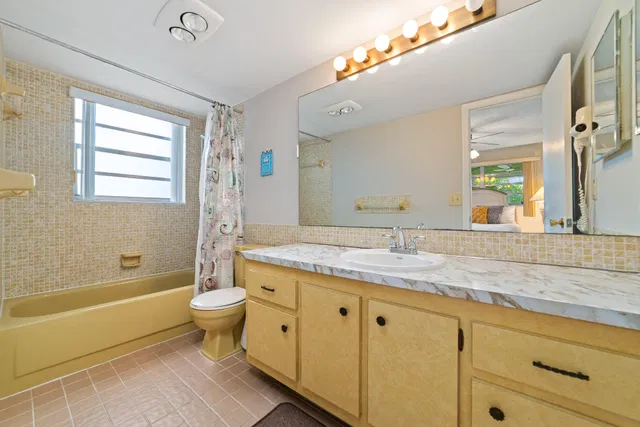 Unit 307 photo 10