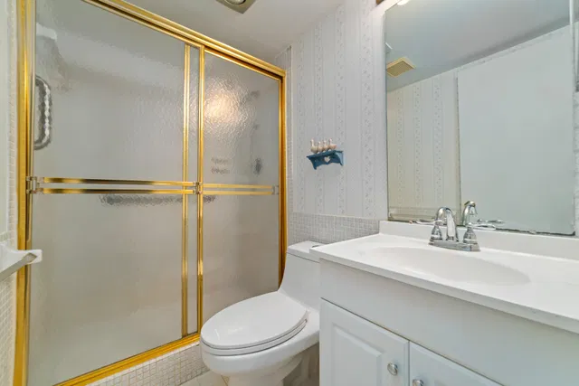 Unit 307 photo 23