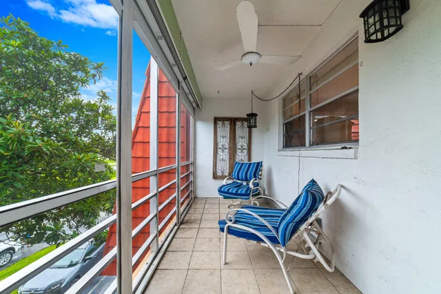 Unit 307 photo 25