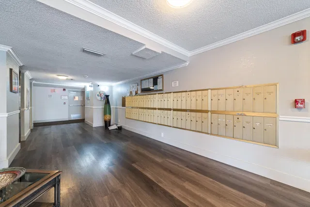 Unit 307 photo 29