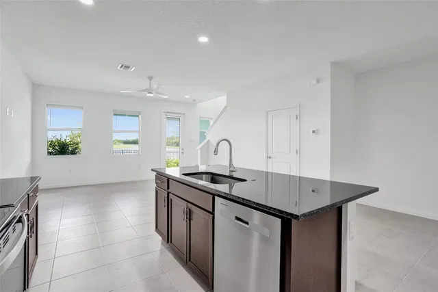 Residence photo 6