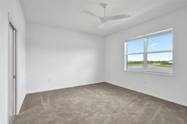 Residence photo 16