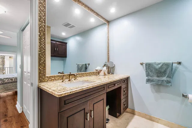  Unit 105 photo 23