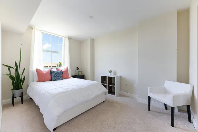 610 Clematis Unit 406 photo 13