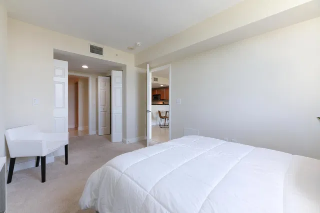 610 Clematis Unit 406 photo 14