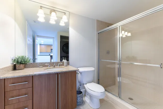 610 Clematis Unit 406 photo 17