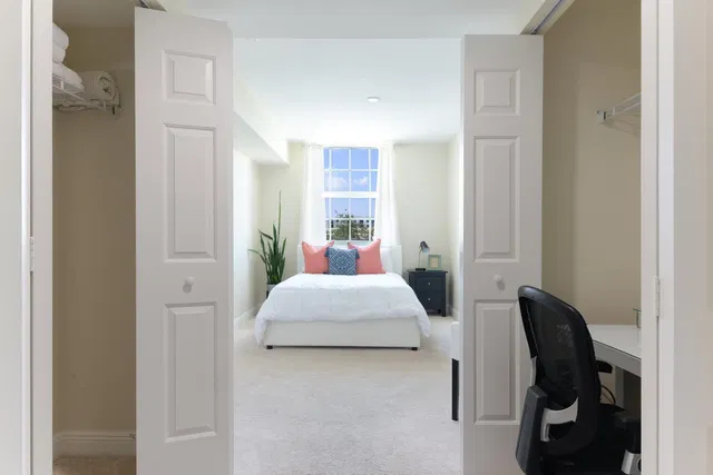 610 Clematis Unit 406 photo 18