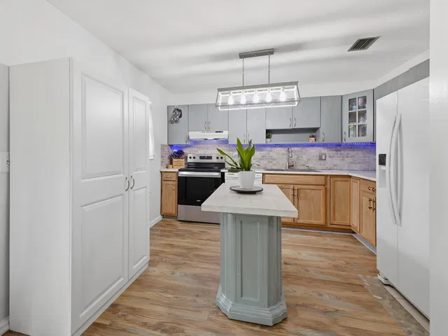 Residence photo 12