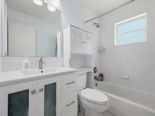 Residence photo 17