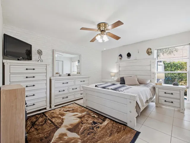Residence photo 19