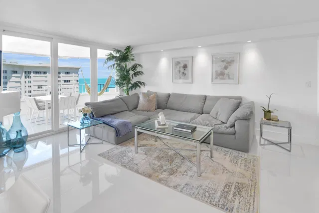 550 S Ocean Boca Unit 2203 photo 4