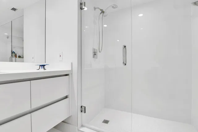 550 S Ocean Boca Unit 2203 photo 27