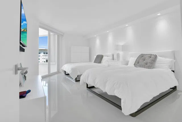 550 S Ocean Boca Unit 2203 photo 30