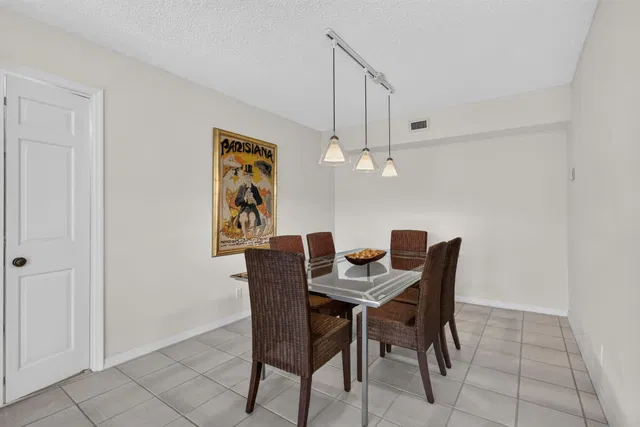  Unit 302 photo 15
