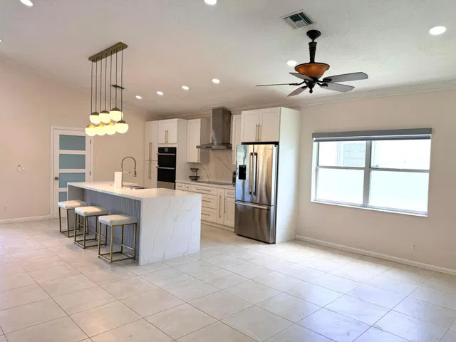 Residence photo 3