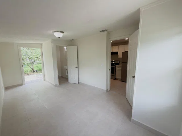  Residence photo 5