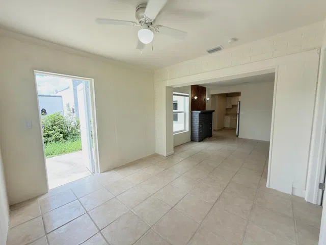  Residence photo 8