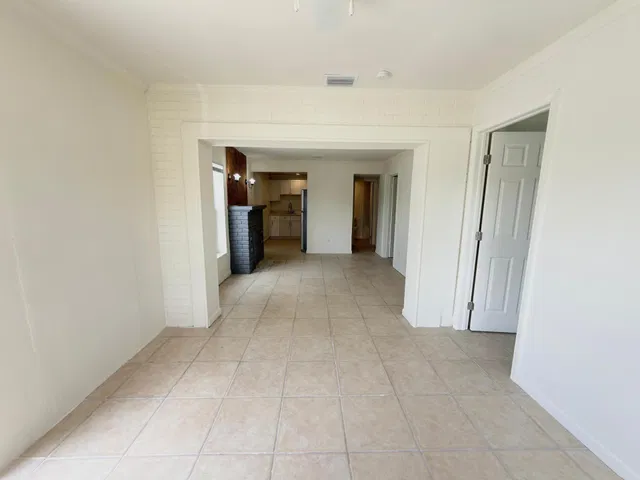  Residence photo 9