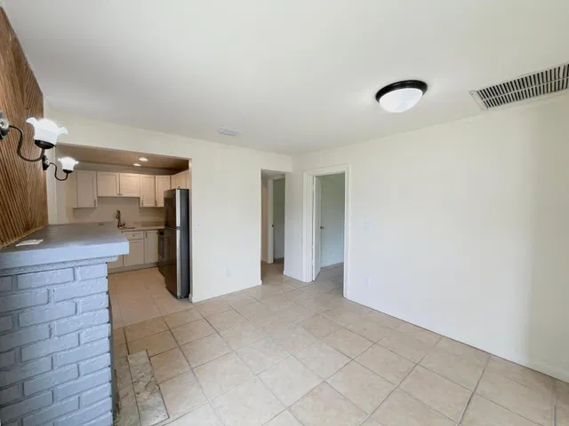  Residence photo 10