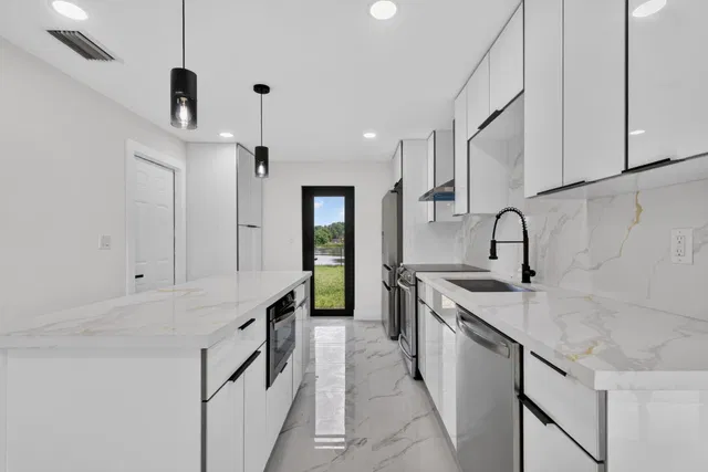  Residence photo 11