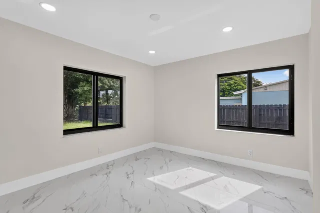  Residence photo 23